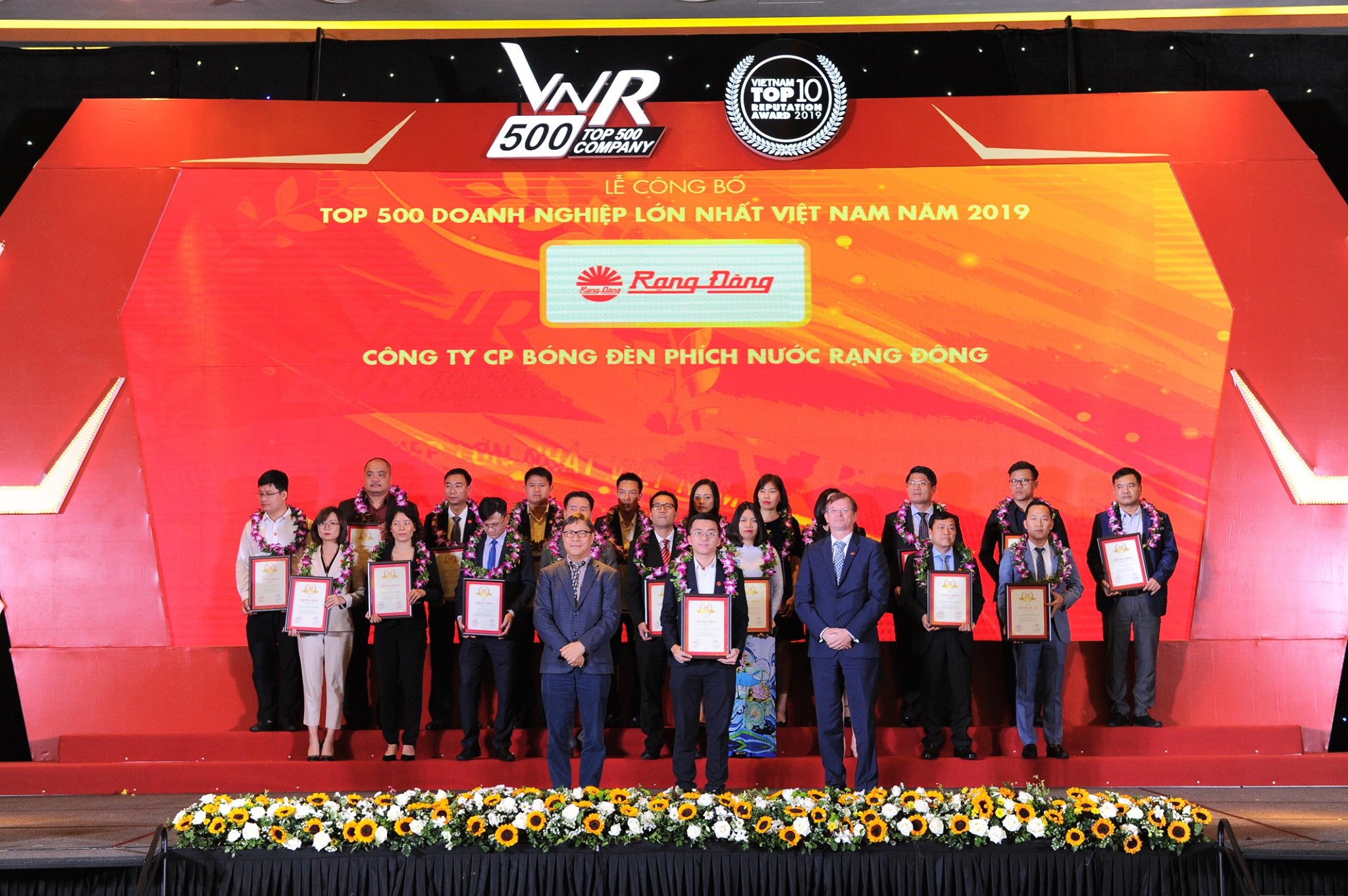 Rạng Đông lọt TOP500 doanh nghiệp lớn nhất Việt Nam năm 2019